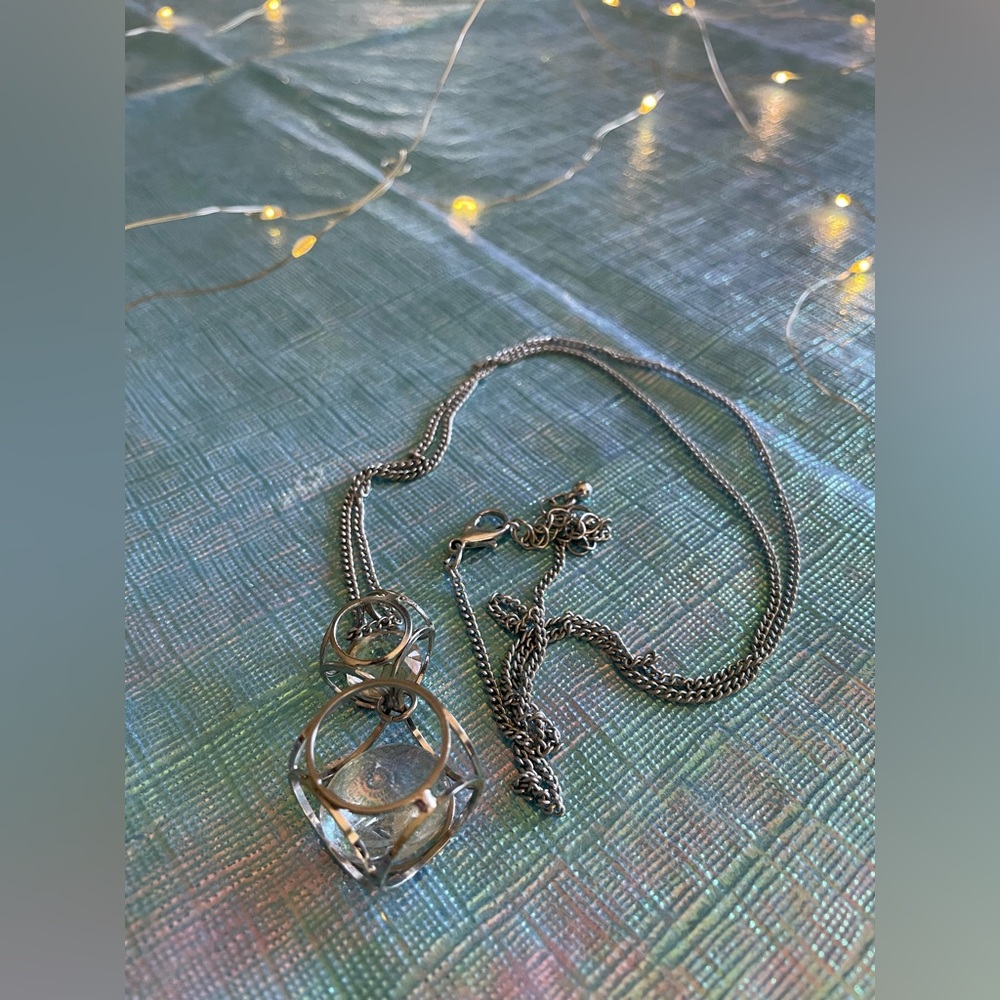 Long Silver look Pendant Necklace with floating faux diamonds 💎